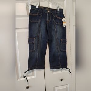 NWT Fabulosity ladies capri size 7